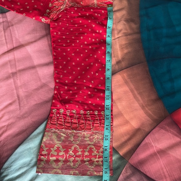 It’s beautifully Indian short kurta tunic top. It’s little small for me. - Picture 4 of 7